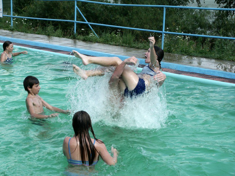 mb040805156.jpg